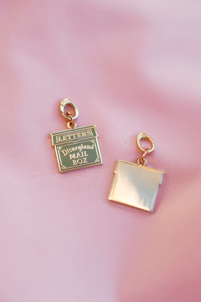 Letters Mailbox 18k Gold Charm